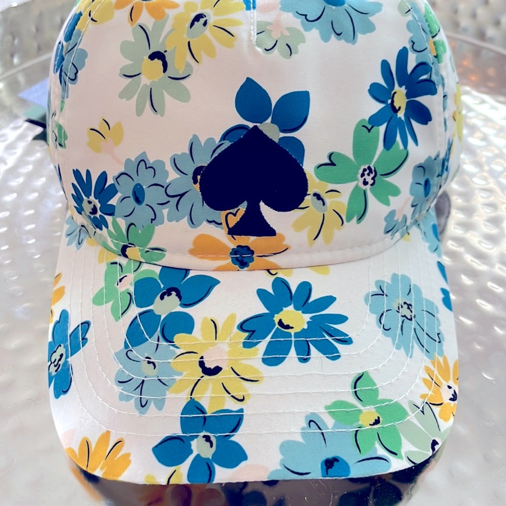 NWT ♠️🌼Kate Spade ♠️ 🌼Cute flower, cap with awesome elastic back strap